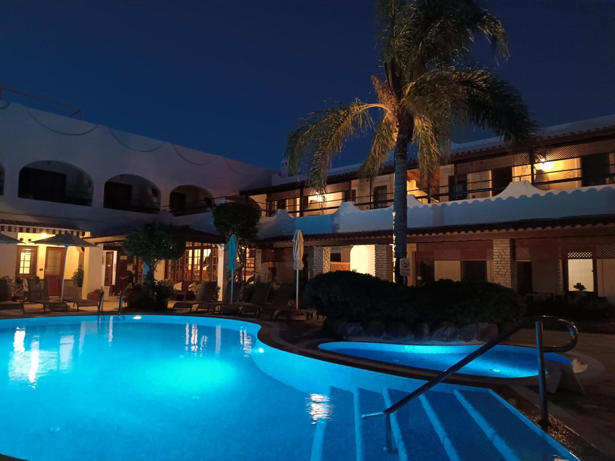 Uzhan Beach Hotel Bitez Ngoại thất bức ảnh