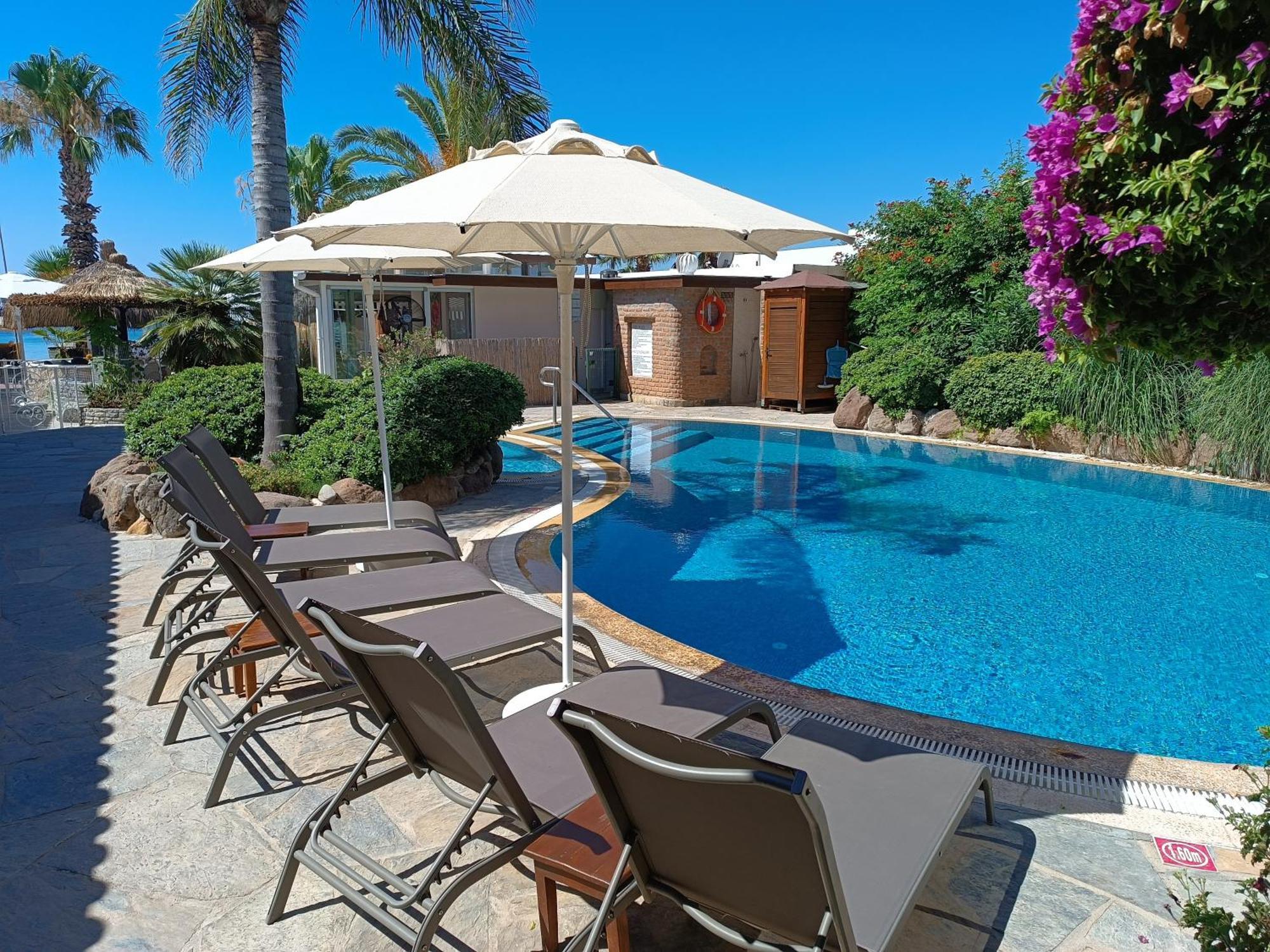 Uzhan Beach Hotel Bitez Ngoại thất bức ảnh