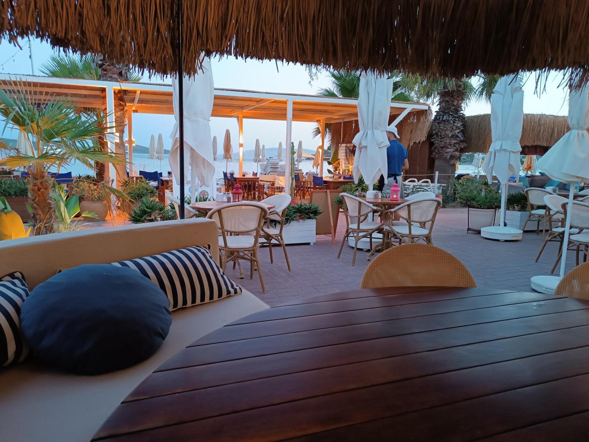 Uzhan Beach Hotel Bitez Ngoại thất bức ảnh